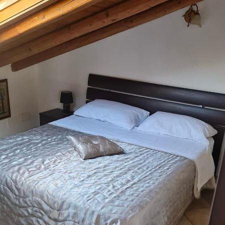 Casa Vacanza Lmt Aci Catena Eksteriør billede