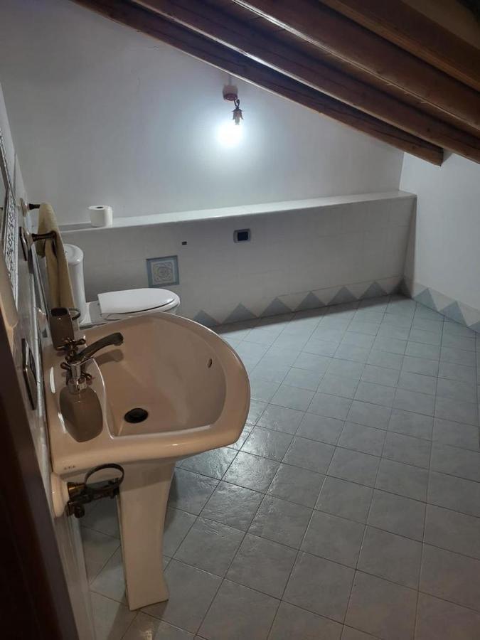 Casa Vacanza Lmt Aci Catena Eksteriør billede