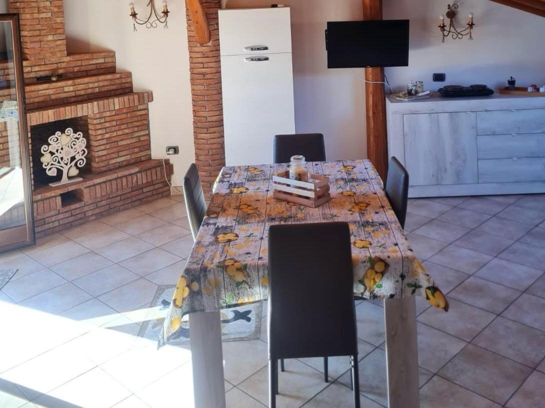 Casa Vacanza Lmt Aci Catena Eksteriør billede